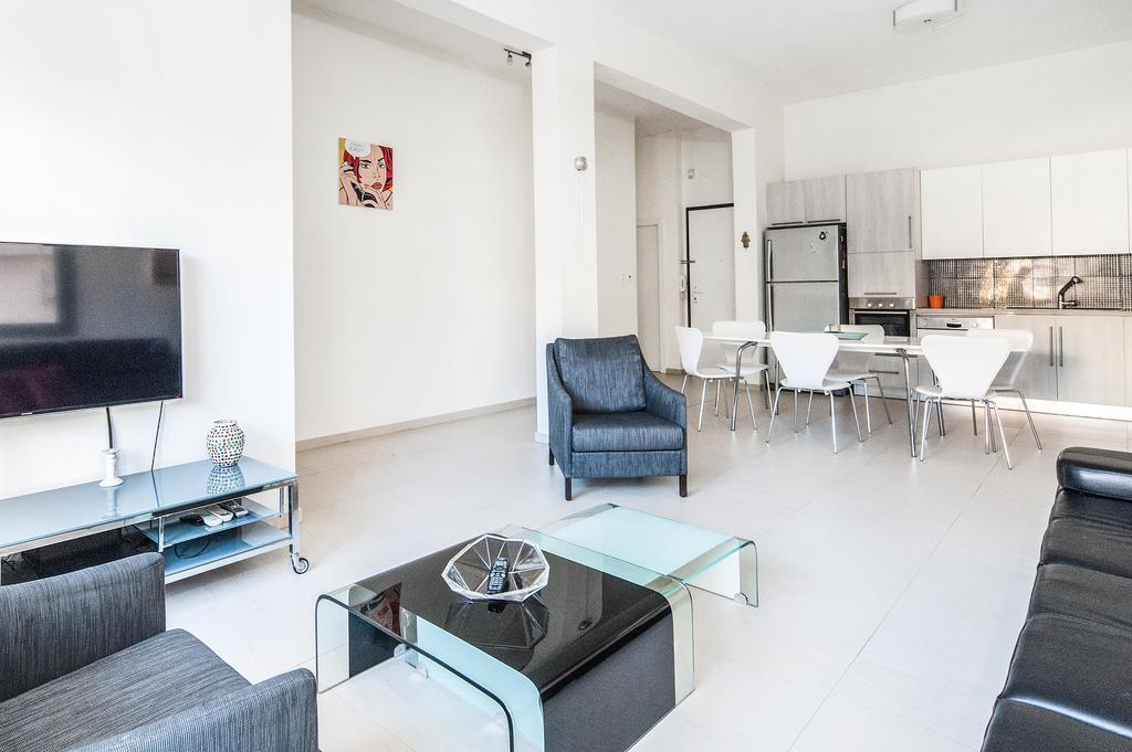 Lovely 1Bd W/ Private Balcony By Sea N' Rent Tel Aviv Esterno foto