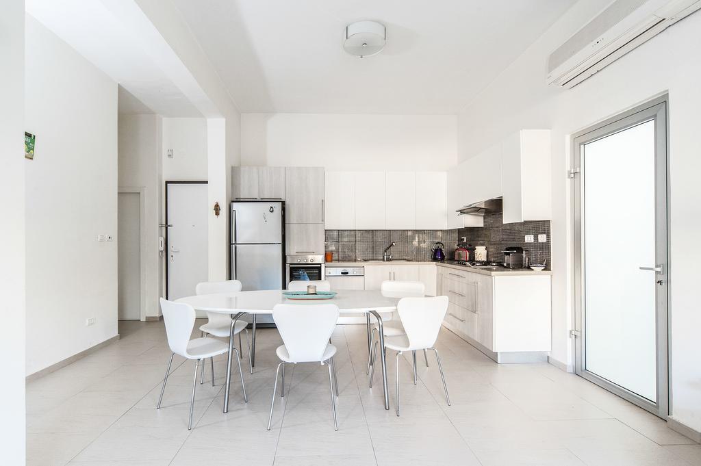 Lovely 1Bd W/ Private Balcony By Sea N' Rent Tel Aviv Esterno foto