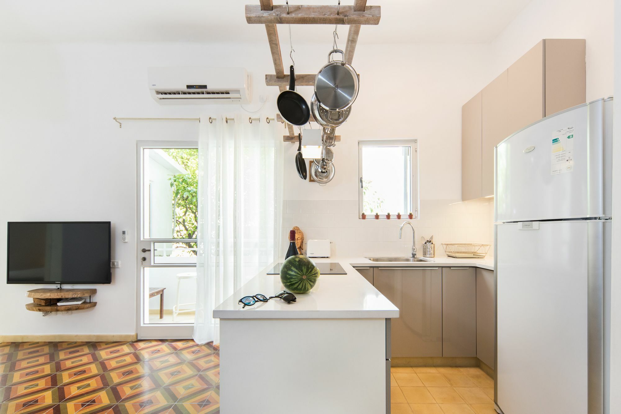 Lovely 1Bd W/ Private Balcony By Sea N' Rent Tel Aviv Esterno foto